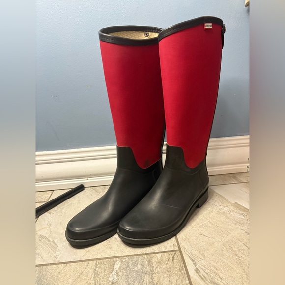 Hunter Red and Black Women's Rain Boots - Picture 3 of 10